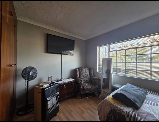 4 BEDROOM HOUSE FOR SALE IN GENERAL ALBERTSPARK